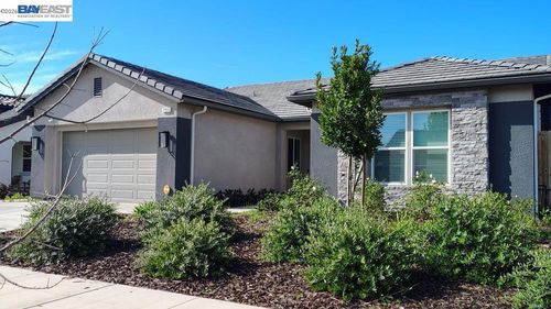 2935 2935 21st Ave, Kingsburg, CA, 93631 | Card Image