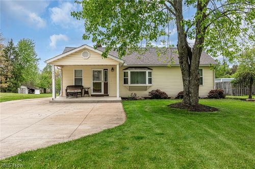 3957 Grafton Rd, Brunswick, OH, 44212-2139 | Card Image
