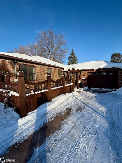 519 6th St Ne, Clarion, IA, 50525-1207 | Card Image