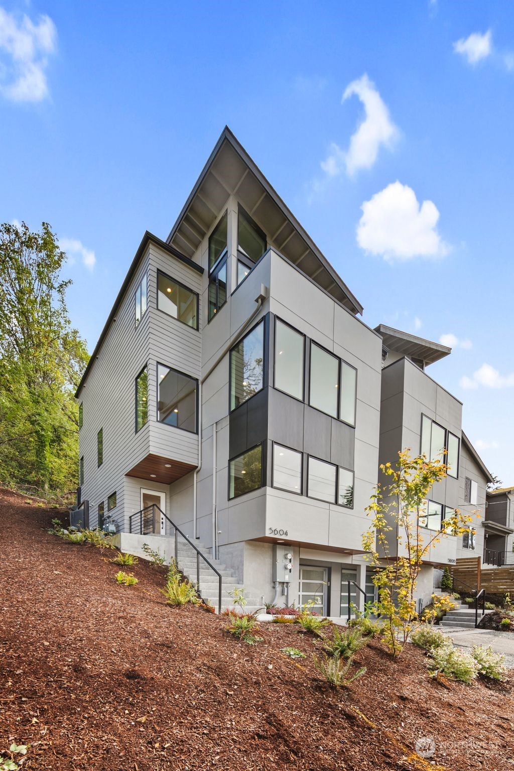 23rd Ave, Seattle, WA 98106