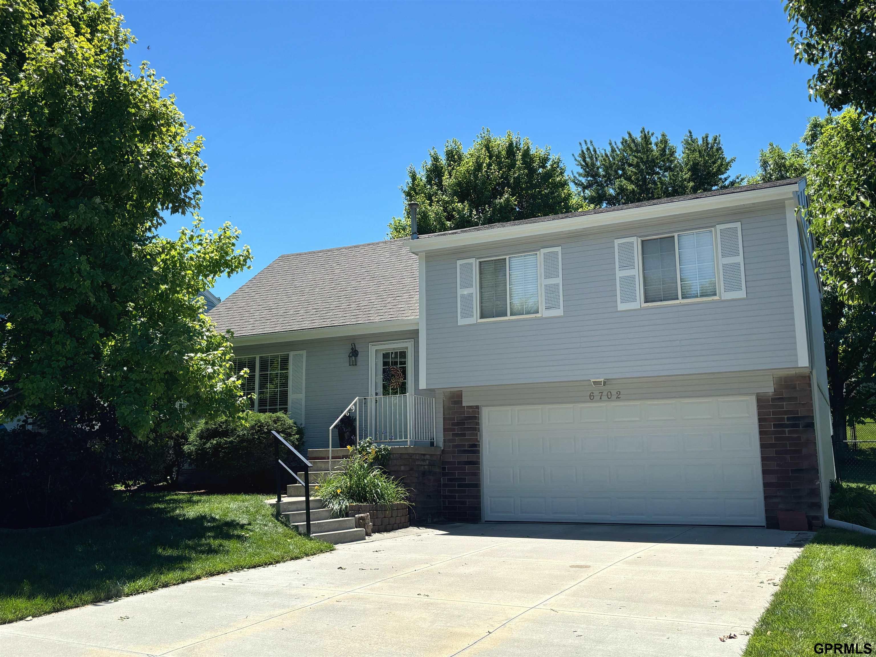 111th St, Omaha, NE 68164
