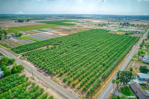 1581 S Temperance Ave, Fresno, CA, 93727-6716 | Card Image