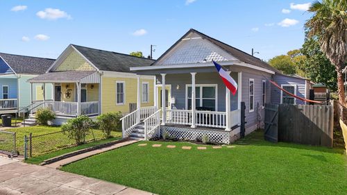 2912 Avenue N 1/2, Galveston, TX, 77550-6838 | Card Image