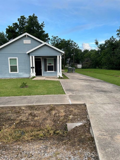 1320 9th St, Port Arthur, TX, 77640-5451 | Card Image