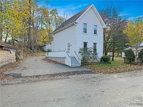 20 South Avenue, Avon, NY, 14414 | Card Image