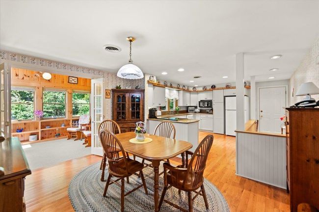 8 Center St, House other with 4 bedrooms, 3 bathrooms and null parking in Bennington VT | Image 5