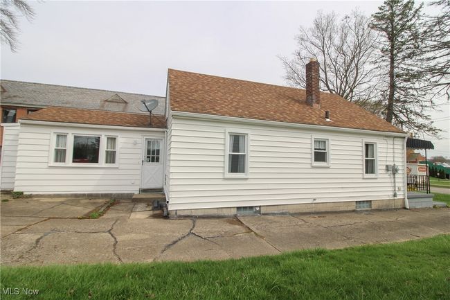 803 5 Th St, House other with 3 bedrooms, 2 bathrooms and null parking in Struthers OH | Image 24