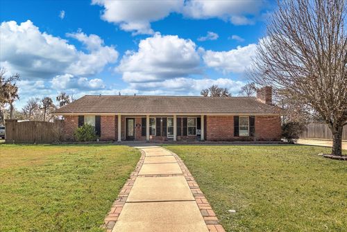 110 Daisy St, Lake Jackson, TX, 77566-4608 | Card Image