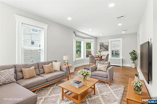 45 Oakridge Rd, West Orange, NJ, 07052-4537 | Card Image