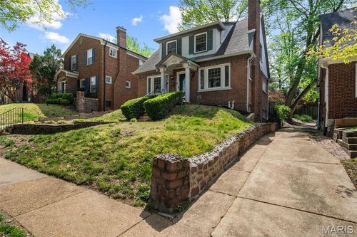 7232 Northmoor Dr, Saint Louis, MO, 63105-2110 | Card Image