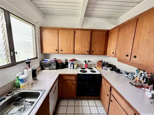 3-4206 Keanu St, Honolulu, HI, 96816-5572 | Card Image