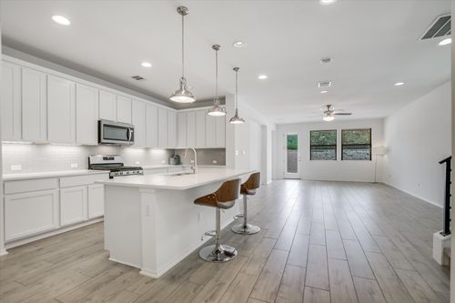 9106 Moonstone Dr, Austin, TX, 78729-6984 | Card Image