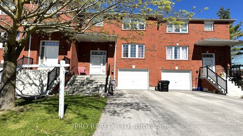 30 Village Green Lane, Bradford, ON, L3Z3E7 | Card Image