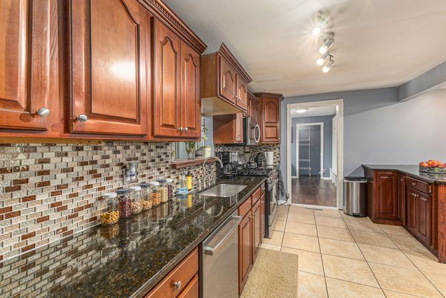 Kitchen | Image 10