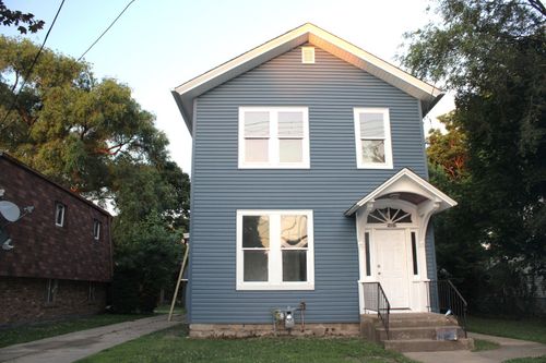 216 5th St, Aurora, IL, 60505-4334 | Card Image