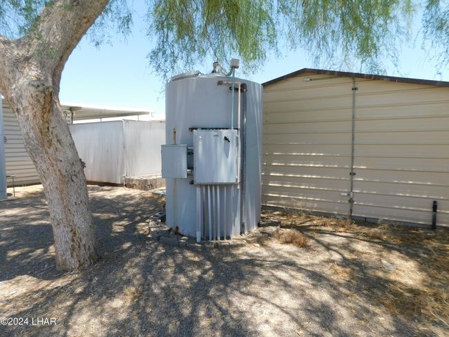 Well reservoir tank. | Image 54