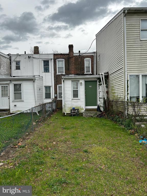11th St, Chester, PA 19013
