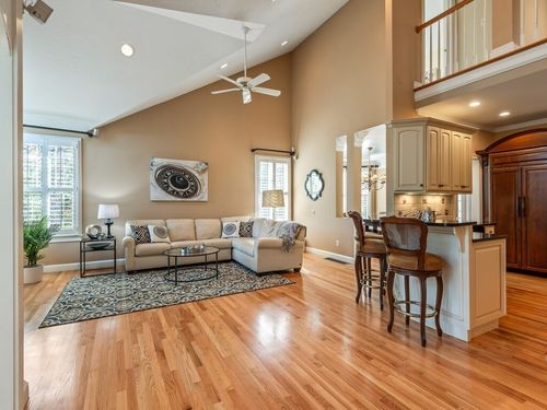 1-1 Carriage Hill Cir, Southborough, MA, 01772-1341 | Card Image