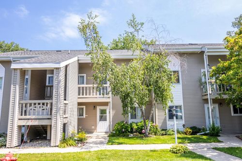 4-727 E Lakeview Road, HUSTISFORD, WI, 53034 | Card Image