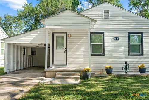 1610 E Rosebud Ave, Victoria, TX, 77901-4283 | Card Image