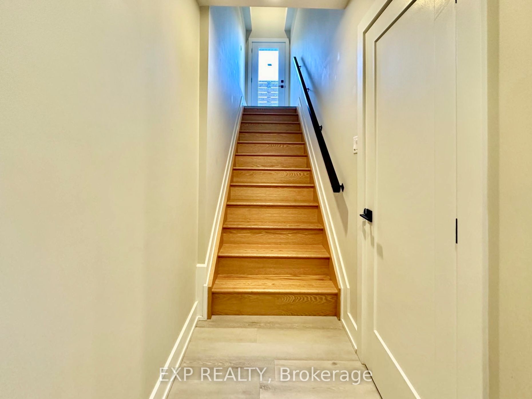 Residential Lease in West Centre Town 5