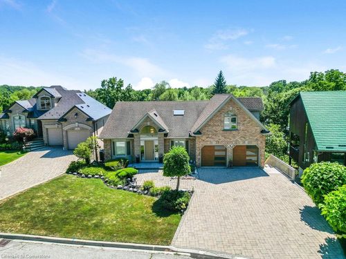 9 Lamb Crt, Caledonia, ON, N3W1E2 | Card Image