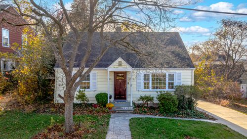 40 Woodland Ave, Hamden, CT, 06514-3042 | Card Image