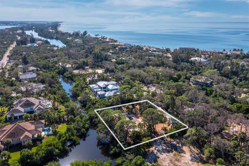 7233 Pine Needle Rd, SARASOTA, FL, 34242-2622 | Card Image