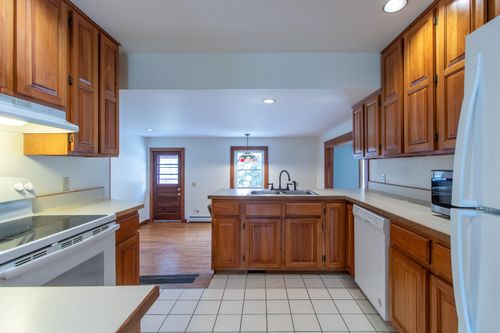 70 Stagecoach Dr, Newport, VT, 05855-9153 | Card Image