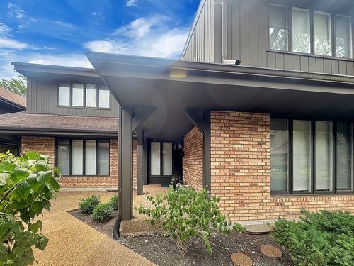 1935 Mission Hills Ln, Northbrook, IL, 60062-5703 | Card Image