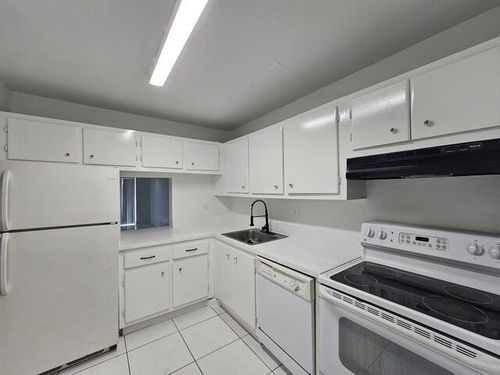 apt-301-7910 Colony Cir N, Tamarac, FL, 33321-8347 | Card Image