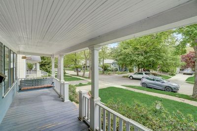 909 Hilldale Drive, Home with 3 bedrooms, 1 bathrooms and null parking in Royal Oak MI | Image 2