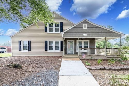 123 E 2nd St, Oakboro, NC, 28129-9201 | Card Image