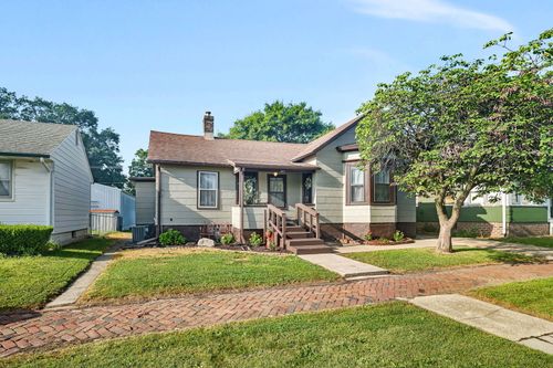 607 E Bridge St, Streator, IL, 61364-3030 | Card Image