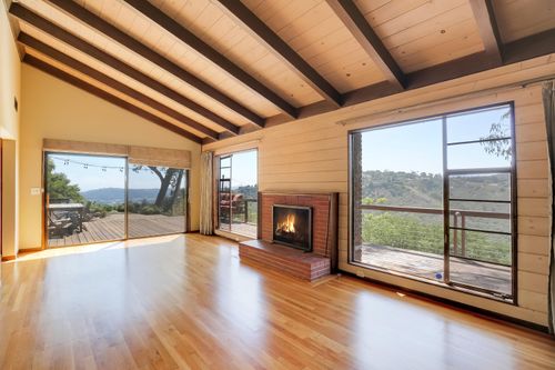 112 Crestview Ln, SANTA BARBARA, CA, 93108-1731 | Card Image