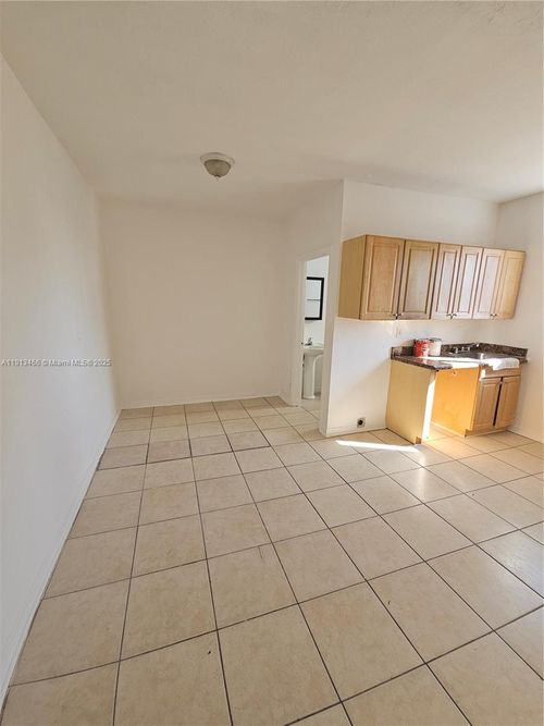 apt-301-1021 Nw 3rd St, Miami, FL, 33128-1195 | Card Image