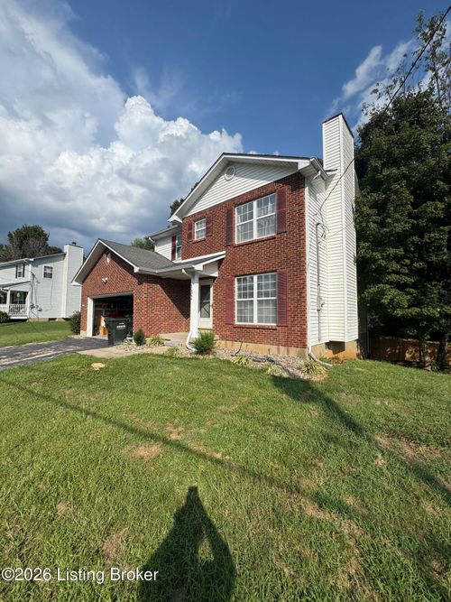132 Wintergreen Dr, Radcliff, KY, 40160-8723 | Card Image