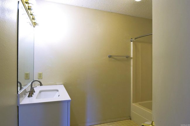802 Lindy Cv, House other with 3 bedrooms, 2 bathrooms and null parking in Bryant AR | Image 8