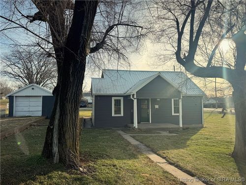 201 Marshall Ave, Salem, IN, 47167-1513 | Card Image