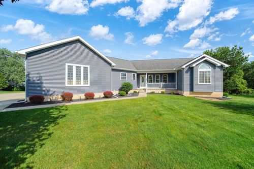 149 Hawthorne Dr, Brooklyn, MI, 49230-8924 | Card Image
