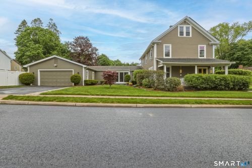 47 Gerard St, Manchester, CT, 06040-4449 | Card Image