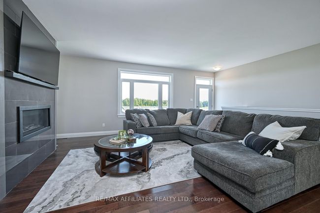 2064 Rosedale Road N, House other with 3 bedrooms, 3 bathrooms and 6 parking in Montague ON | Image 10