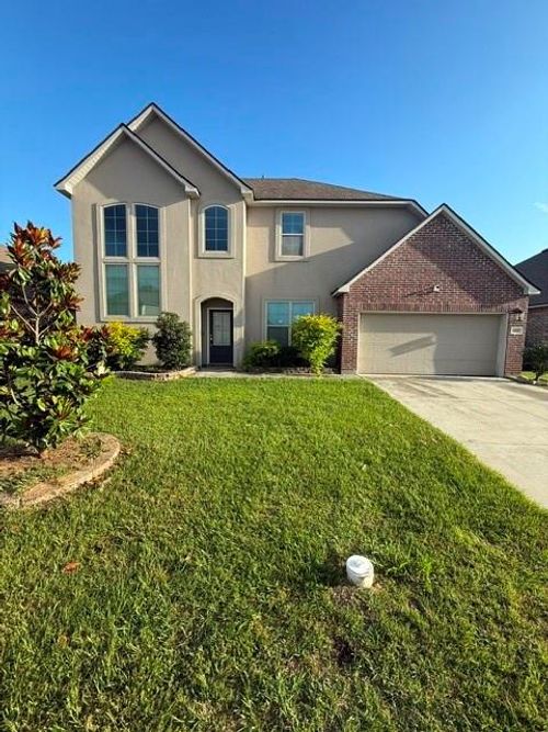 668 Lakeshore Village Dr, Slidell, LA, 70461-5695 | Card Image