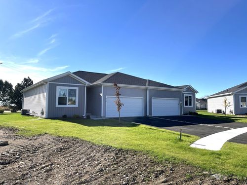 516 Cobblestone Cir, Harvard, IL, 60033-7811 | Card Image