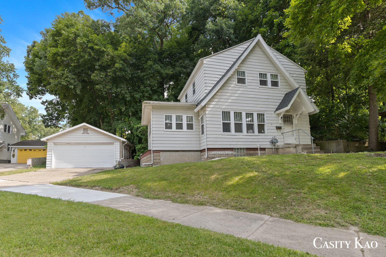 4th St, Grand Rapids, MI 49504