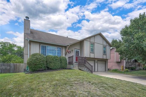 17470 S Walter St, Gardner, KS, 66030-9164 | Card Image