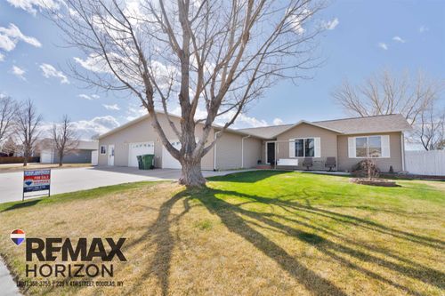 201 Bow St, Douglas, WY, 82633-2573 | Card Image