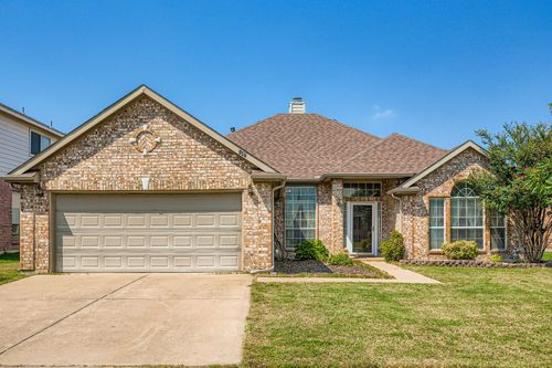 107 Ithaca Ct, Arlington, TX, 76002-4425 | Card Image