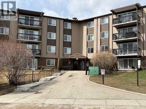 8948 Elbow Dr Sw, Calgary, AB, T2V0H9 | Card Image