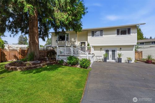 6878 Helena Dr Ne, Bremerton, WA, 98311-9534 | Card Image